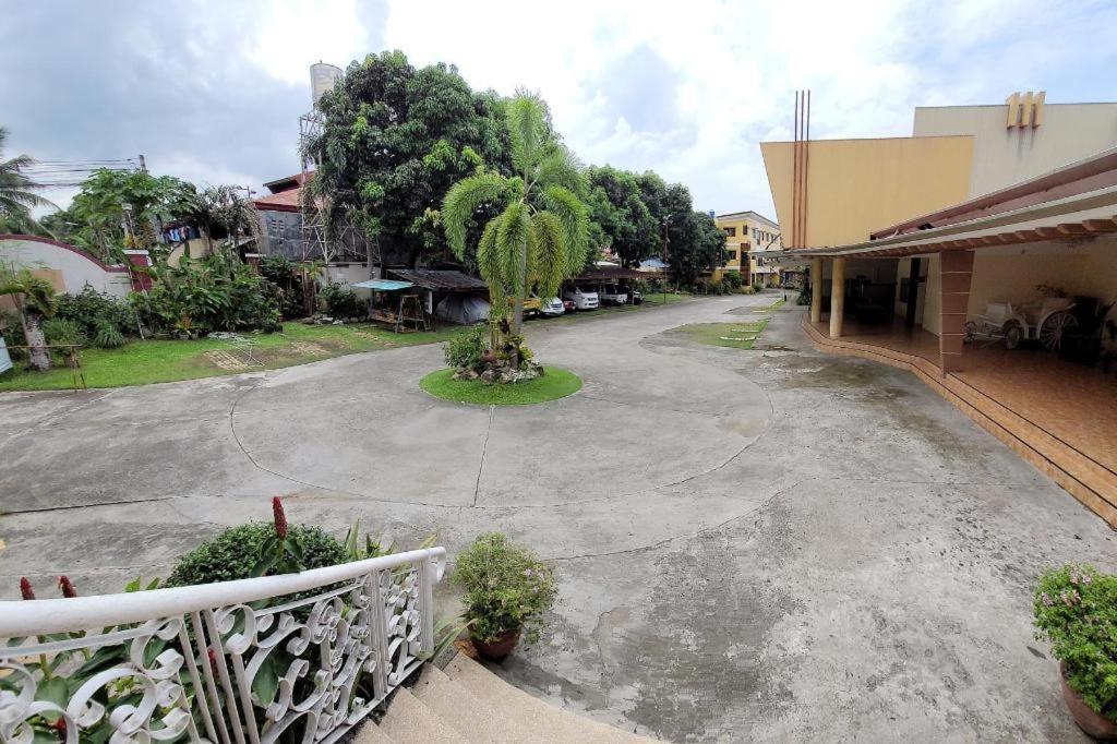 Sunny Point Hotel Davao City Dış mekan fotoğraf
